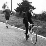 Tommy Godwin gets refreshments from Sid Ferris