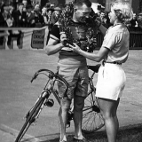 Tommy Godwin receives wreath to commemorate 100,000 miles record